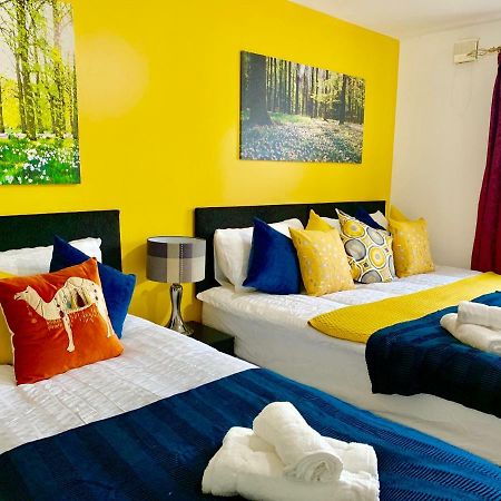 2 Bedrooms Modern Apartment, Lounge, Full Kitchen, Balcony, 5 Minutes Stratford Station London Exterior photo
